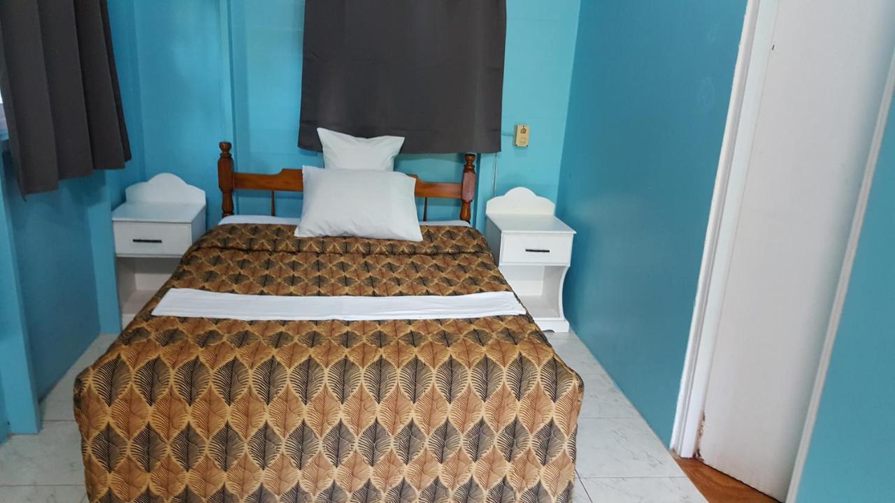 Chez Ophelia Cottage Apartments ロゾー エクステリア 写真